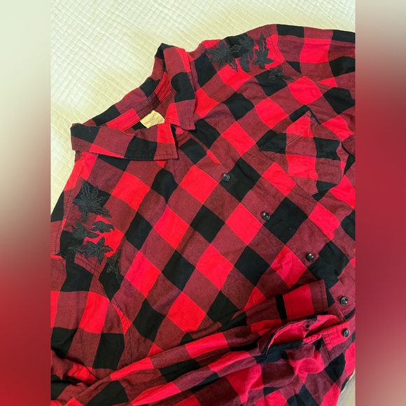 Faded Glory Red and Black Plaid Women's Button Down 100% Cotton Flannel Shirt - Picture 5 of 5